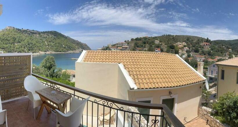 اتاق استاندارد, Vassilis Retreat