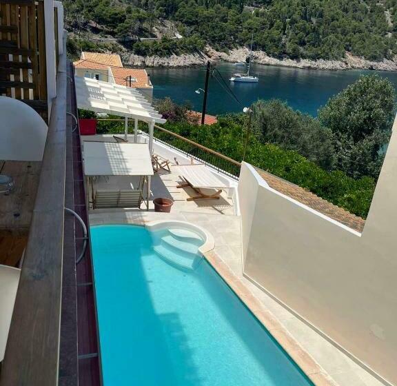 اتاق استاندارد, Vassilis Retreat