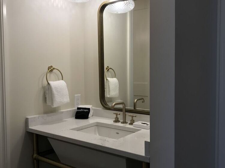 スイート（家族用）, The Inn At Meadowbrook