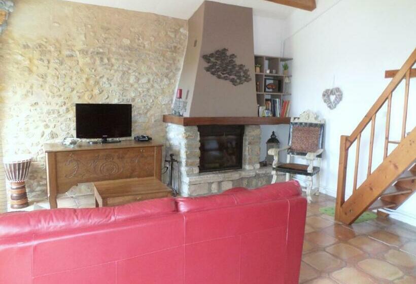 شقة غرفة واحدة, Le Mouleyras