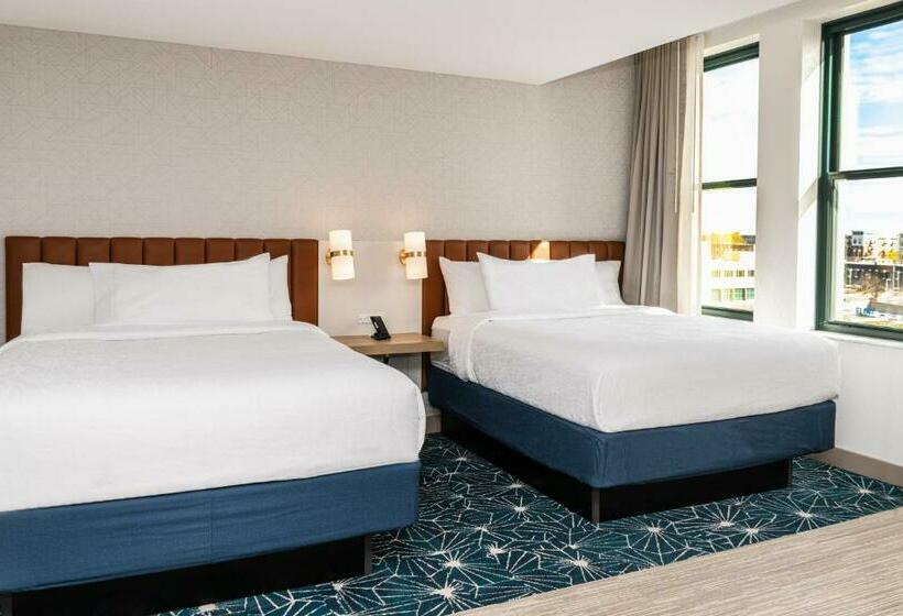 غرفة قياسية لذوى الاحتياجات الخاصة, Hilton Garden Inn Flint Downtown