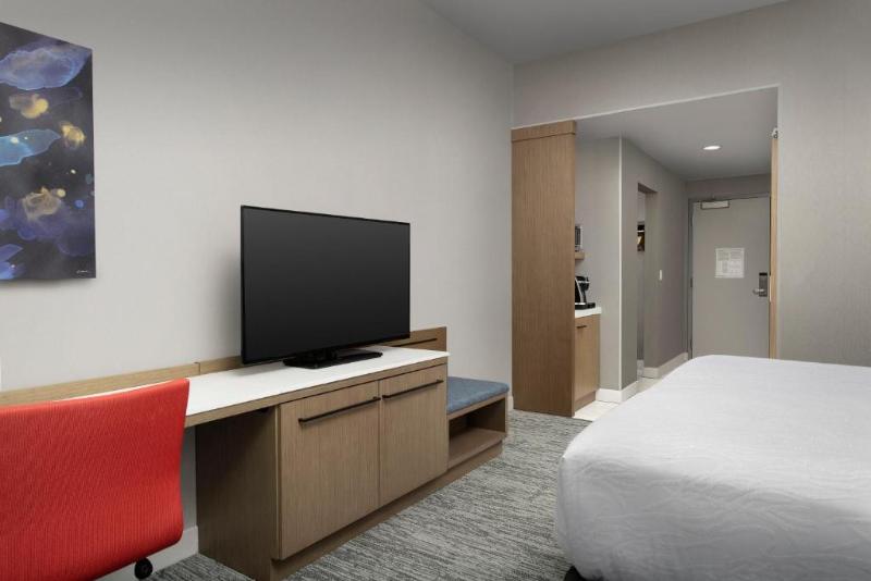 חדר סטנדרט עם מיטת קינג, Hilton Garden Inn San Jose Airport