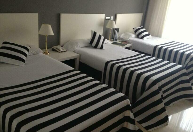 スタンダードトリプルルーム, Sercotel Togumar