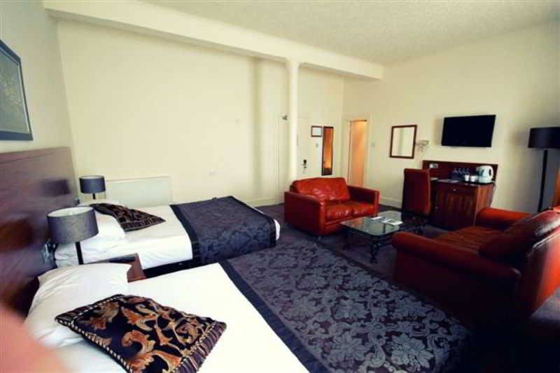 غرفة قياسية رباعية, Alexander Thomson