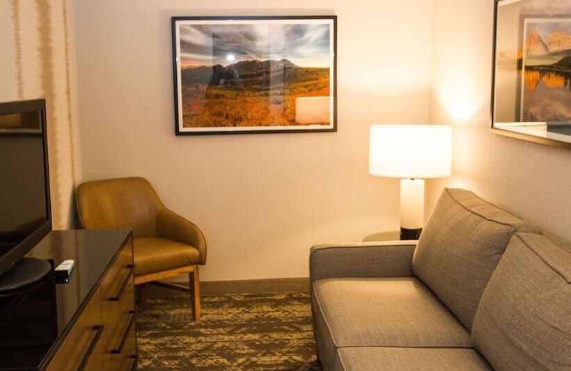 جناح, Best Western Holiday Hills