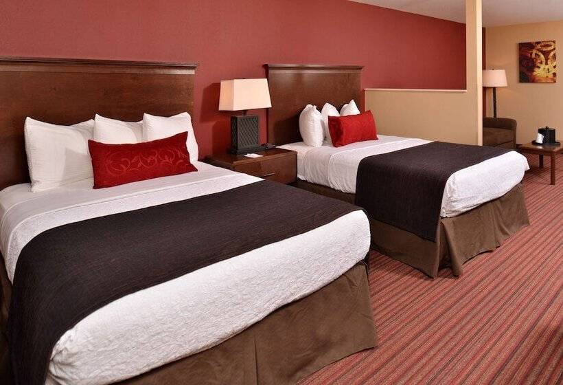 جناح, Best Western Woodland Inn