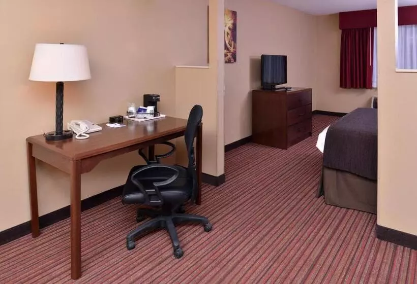 キングサイズベッドのスタンダードルーム, Best Western Woodland Inn