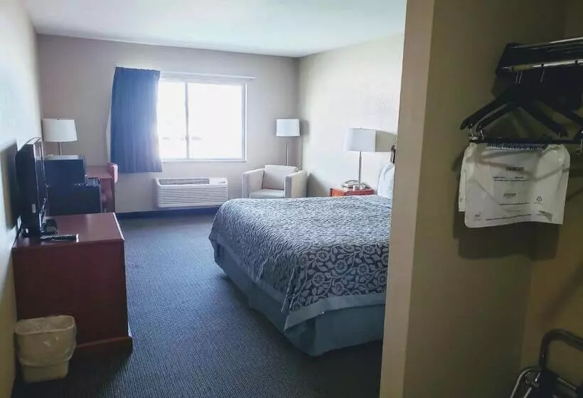 キングサイズベッドのスタンダードルーム, Days Inn & Suites By Wyndham Of Morris
