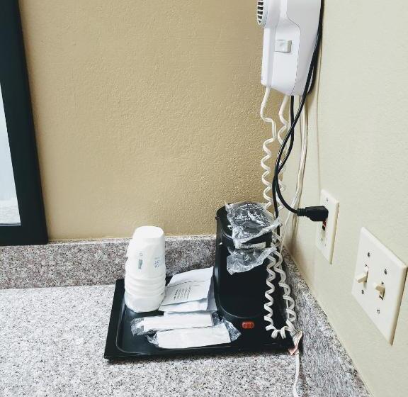 キングサイズベッドのスタンダードルーム, Days Inn & Suites By Wyndham Of Morris