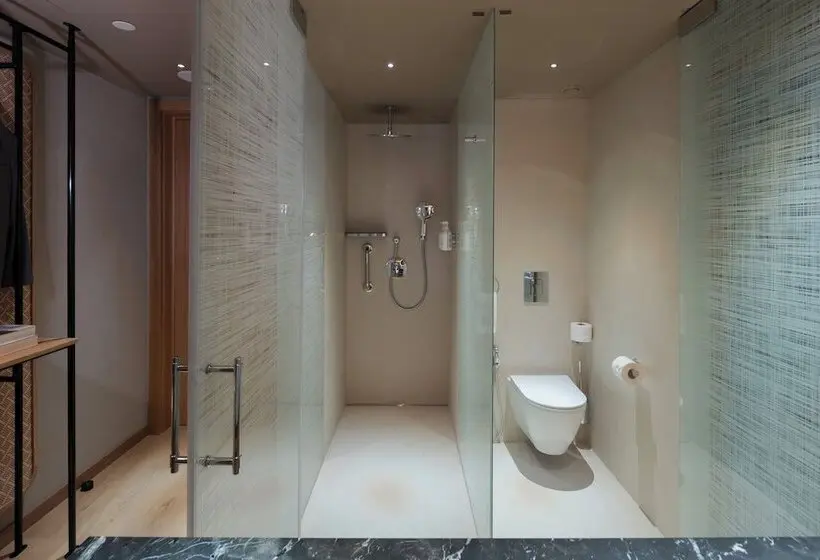 Camera Standard, Evolution Valbom