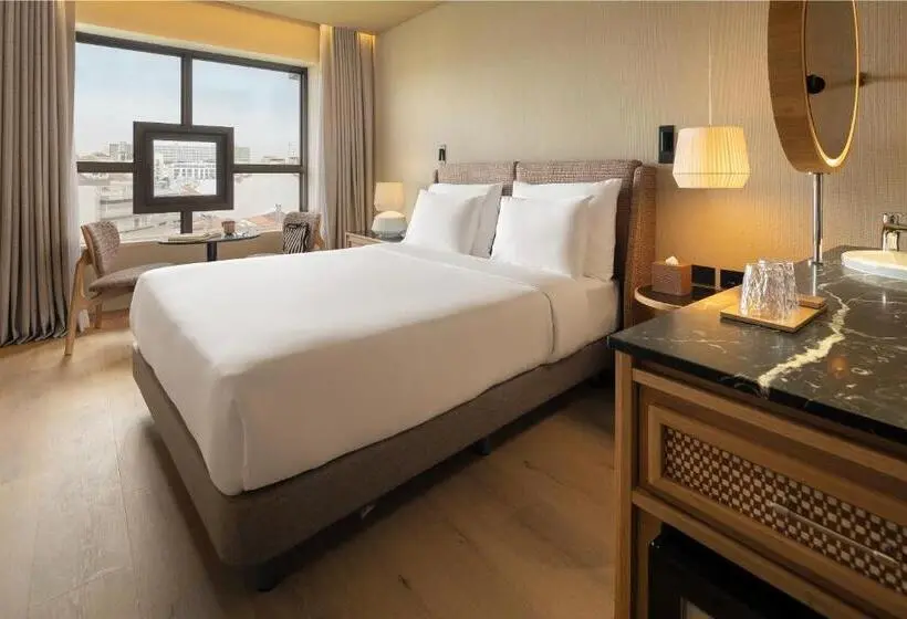 Camera Deluxe, Evolution Valbom