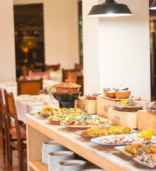 اتاق استاندارد با چشمانداز استخر, Evora