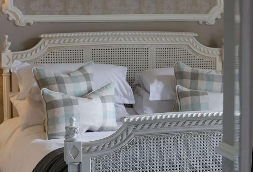 标准间, Falcon Manor