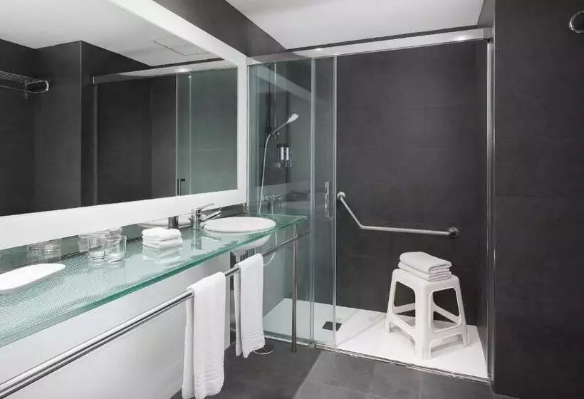 اتاق استاندارد با تخت بزرگ, Four Points By Sheraton Barcelona Diagonal