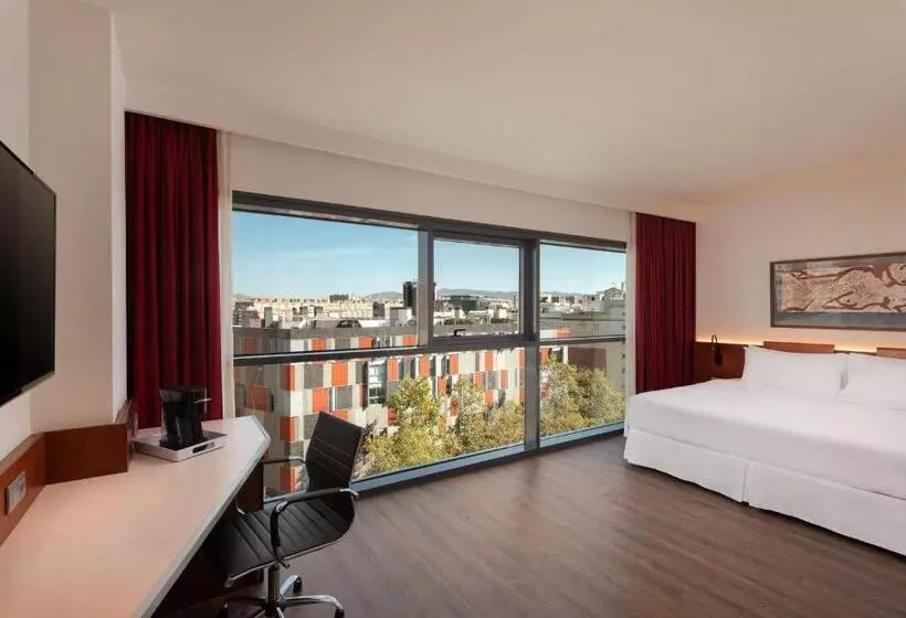 اتاق استاندارد با تخت بزرگ, Four Points By Sheraton Barcelona Diagonal
