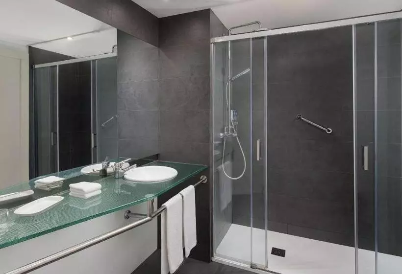 اتاق اجرایی با تخت بزرگ, Four Points By Sheraton Barcelona Diagonal