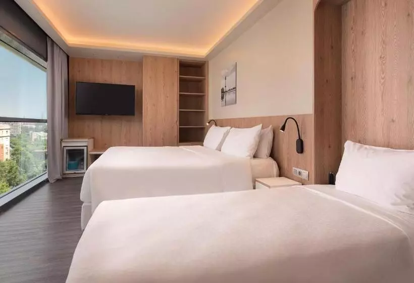 اتاق اجرایی با تخت بزرگ, Four Points By Sheraton Barcelona Diagonal