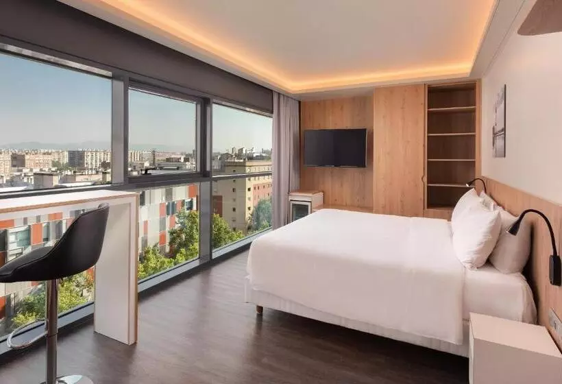 اتاق اجرایی با تخت بزرگ, Four Points By Sheraton Barcelona Diagonal