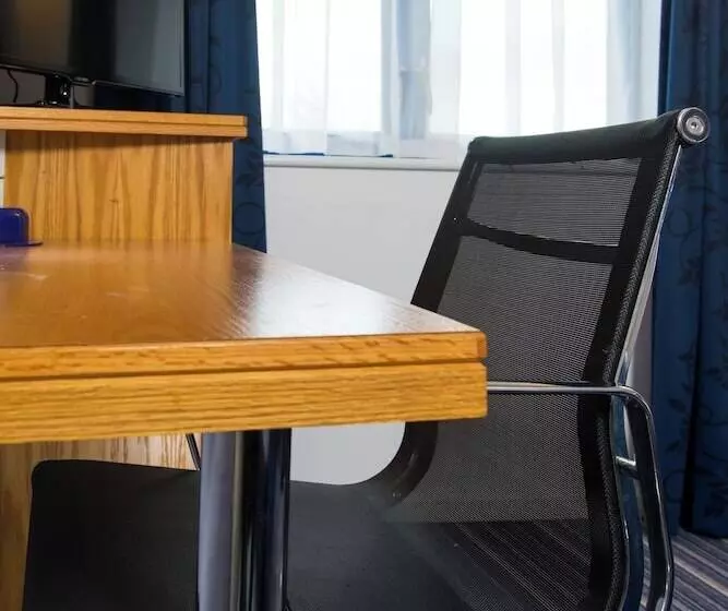 اتاق استاندارد, Holiday Inn Express London   Wandsworth, An Ihg