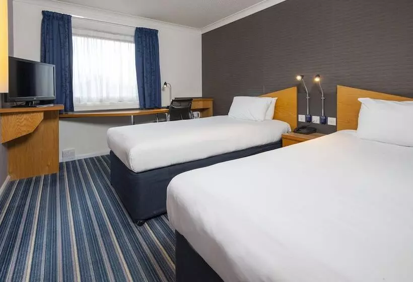اتاق استاندارد برای معلولان, Holiday Inn Express London   Wandsworth, An Ihg