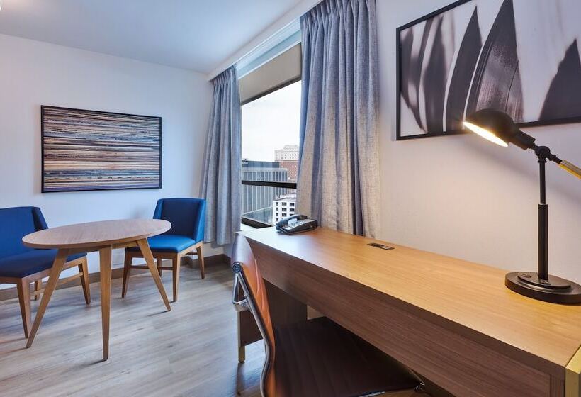 סוויטה, Indigo Detroit Downtown, An Ihg