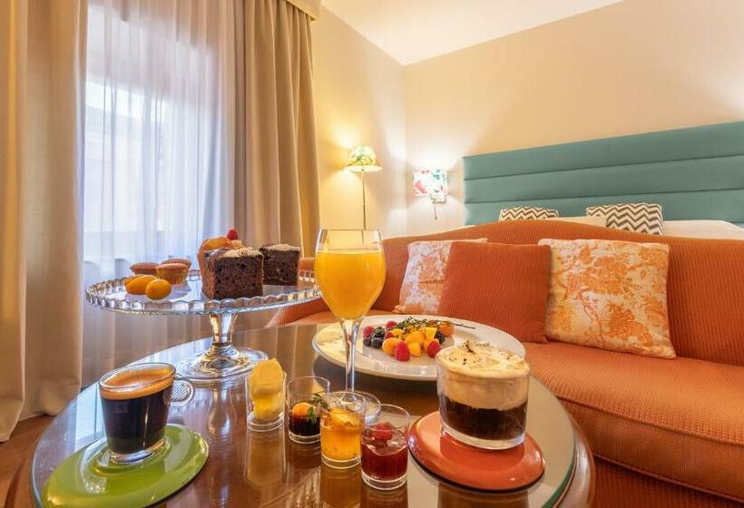 스탠다드 룸, Izan Trujillo