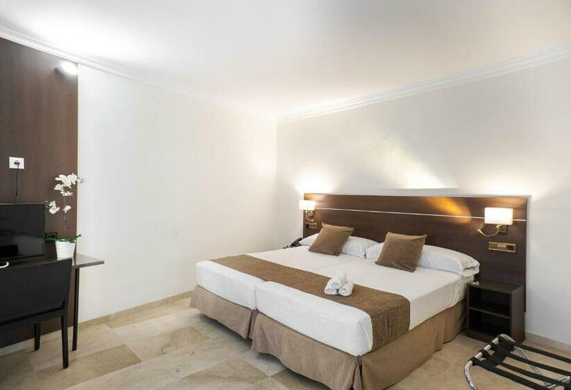 Номер Стандарт, Mainake Costa Del Sol