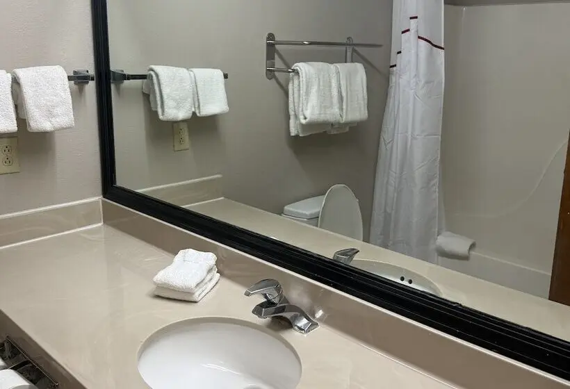 سوییت, Red Roof Inn & Suites Hinesville