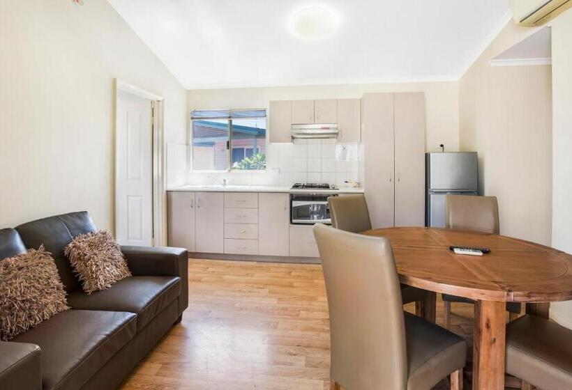 Семейный Номер, The Cove Holiday Village