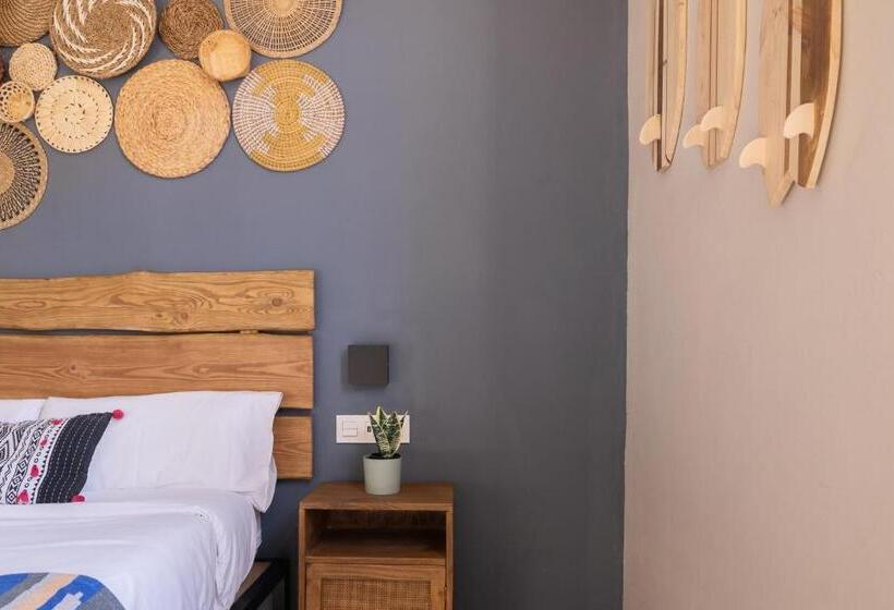 اتاق استاندارد, Birdhouse