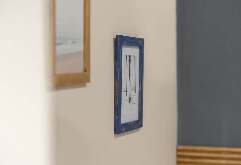 اتاق استاندارد, Birdhouse