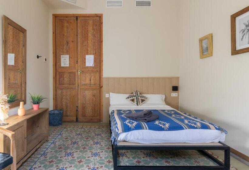 اتاق لوکس, Birdhouse