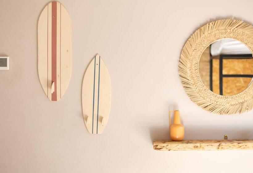غرفة قياسية رباعية حمام مشترك, Birdhouse