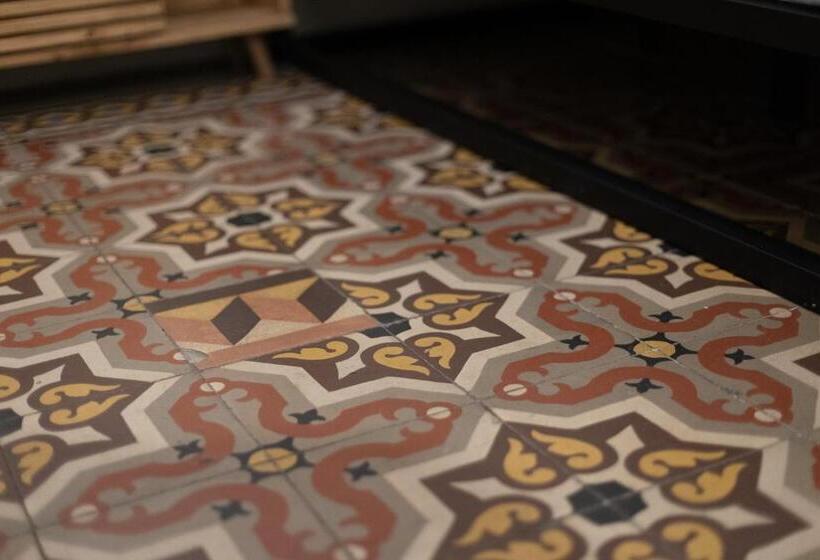 اتاق استاندارد, Birdhouse