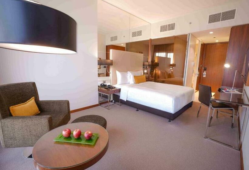 クイーンサイズベッドのスタンダードルーム, Centro Corniche Al Khobar By Rotana