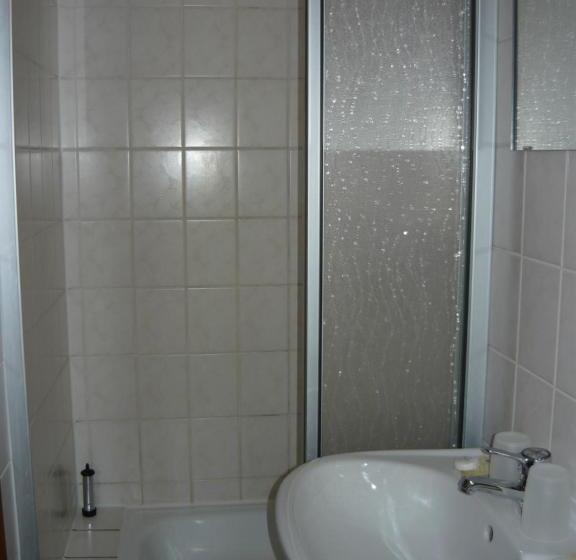 Standardrum Trädgårdsutsikt, Zum Frongut