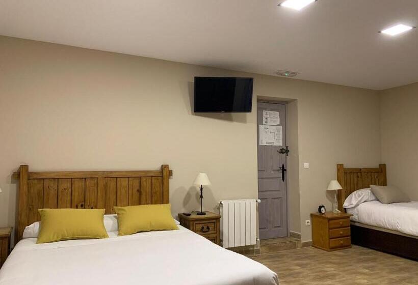 חדר סטנדרט לארבעה, The Hostel