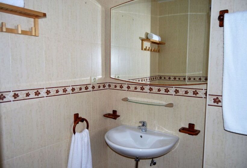 اتاق استاندارد, The Hostel