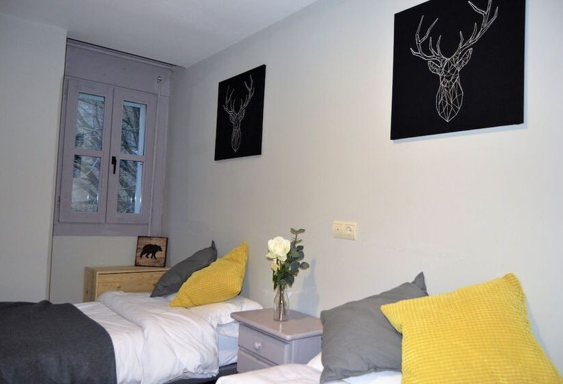 اتاق استاندارد, The Hostel