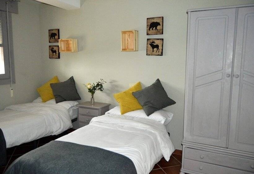 اتاق استاندارد, The Hostel