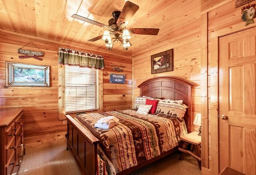 کابین, Smokystays Bears Den Cabin