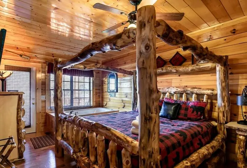 キャビン, Smokystays Bears Den Cabin