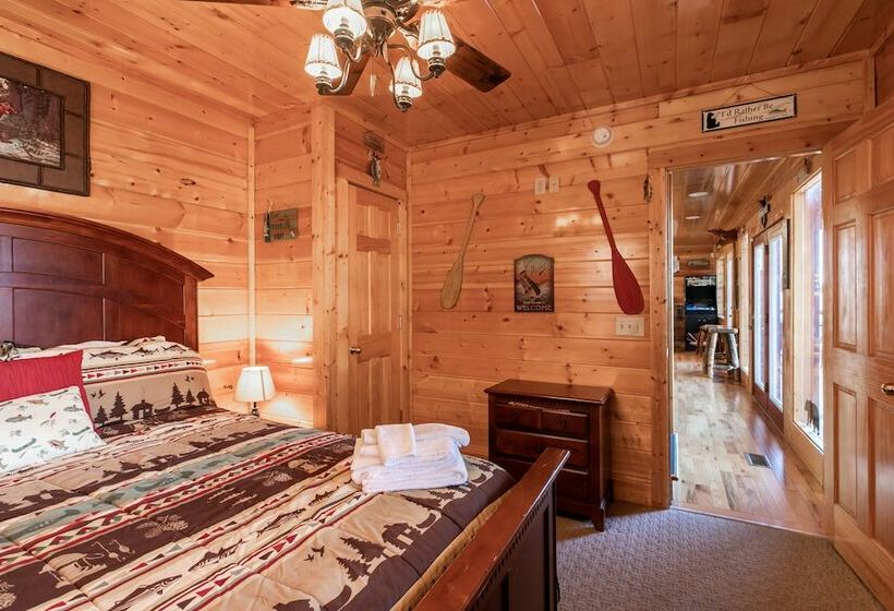 کابین, Smokystays Bears Den Cabin