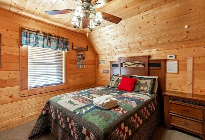 کابین, Smokystays Bears Den Cabin