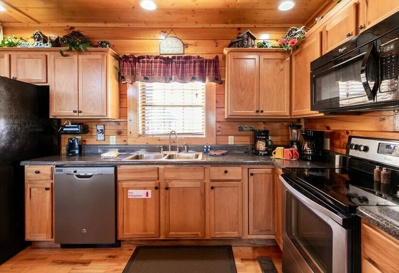 کابین, Smokystays Bears Den Cabin