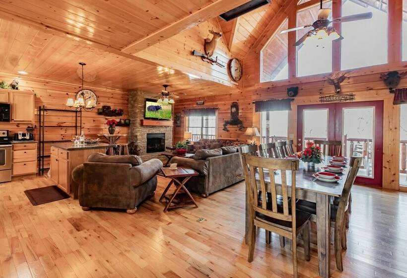 کابین, Smokystays Bears Den Cabin