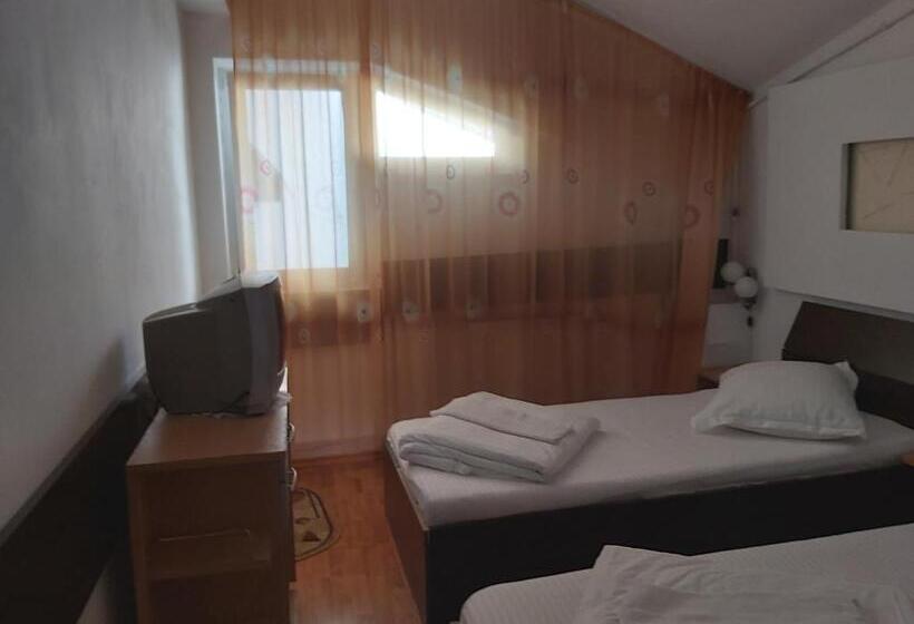 شقة غرفتين, Turist