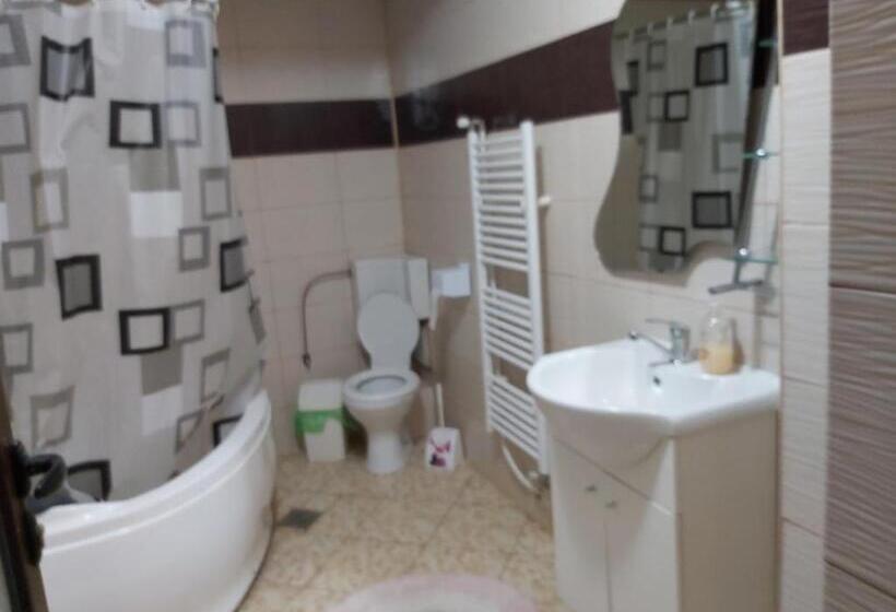 شقة غرفتين, Turist