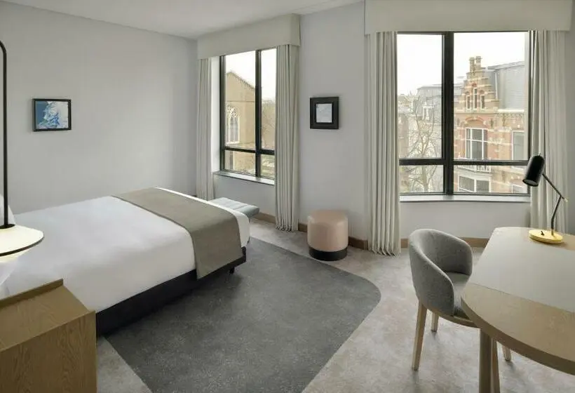 キングサイズベッドのクラシックルーム, Mövenpick Hotel The Hague