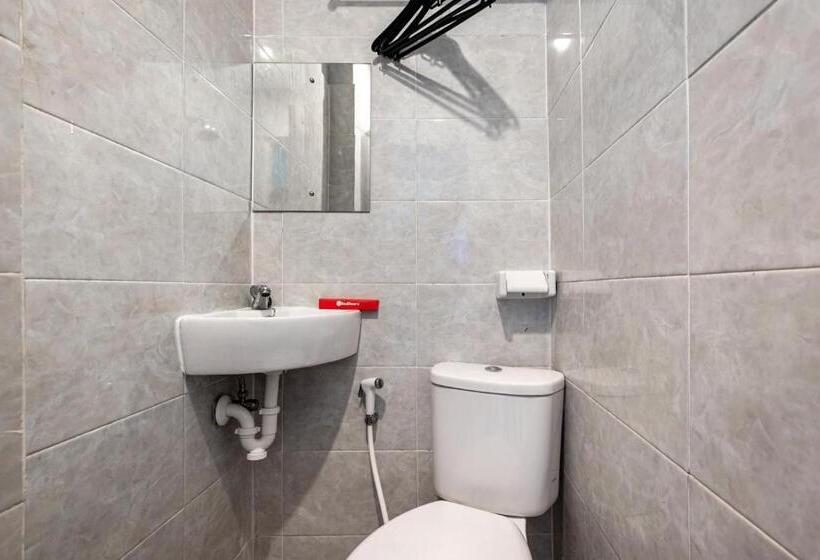 Номер Economy, Reddoorz Near Tanjung Duren 2